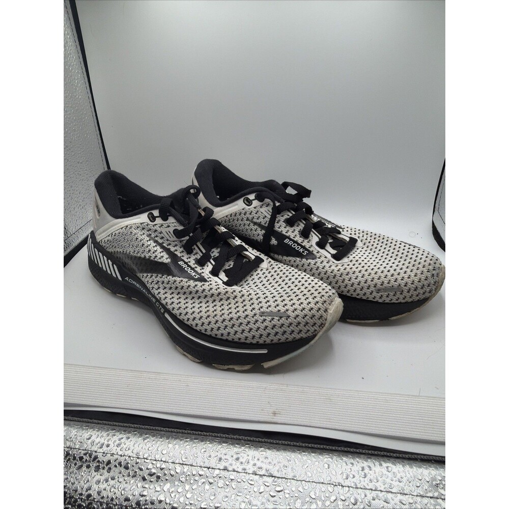 Brooks Adrenaline GTS 22 Womens Size 6 B Running Shoes White Black 1203531B135